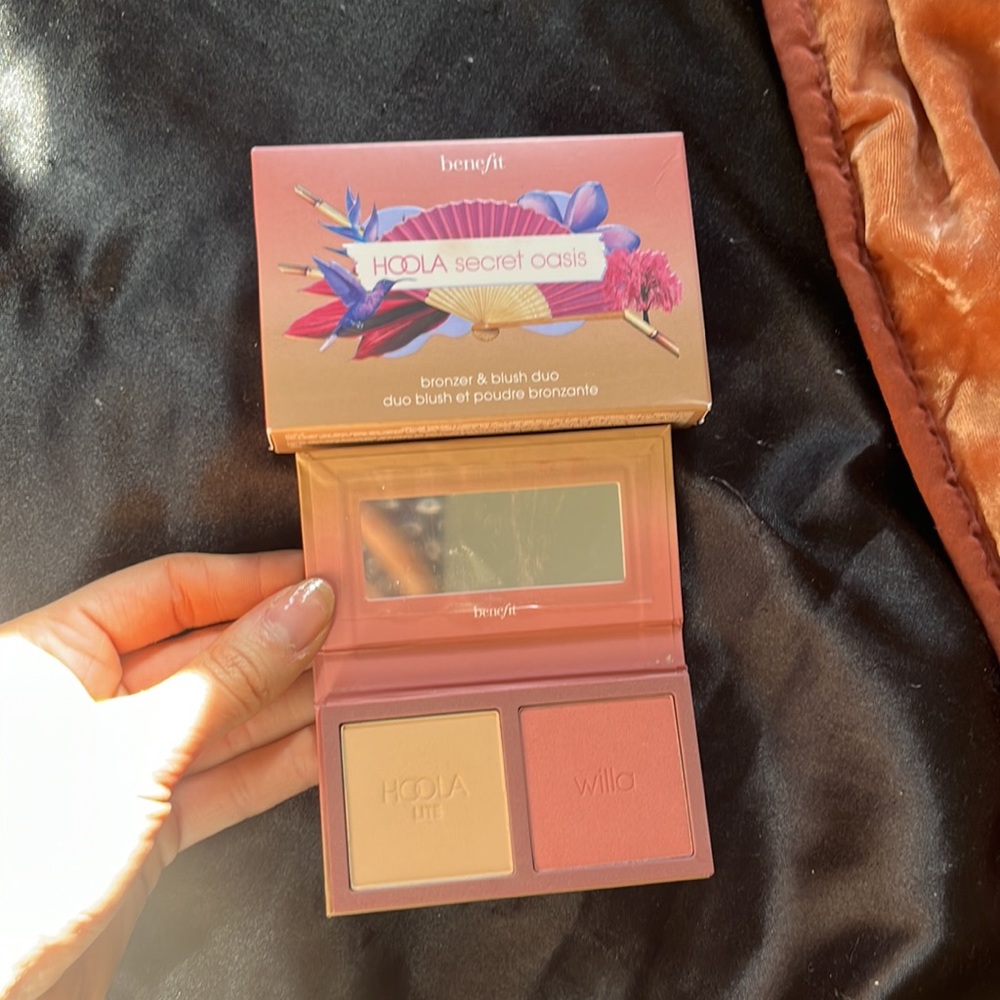 hoola secret oasis benefit hoola light and willa blush